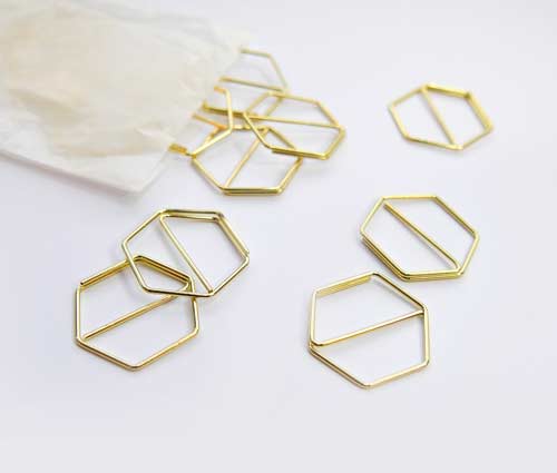 Kies en bestel mooie hexagon paperclips bij Made for Moments.